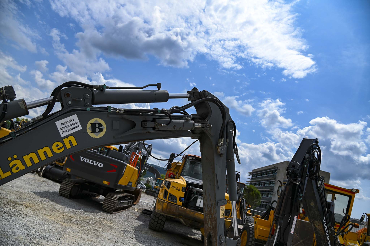Экскаватор-погрузчик Lännen 8600E: фото 50 Экскаватор-погрузчик Lännen 8600E: фото 50