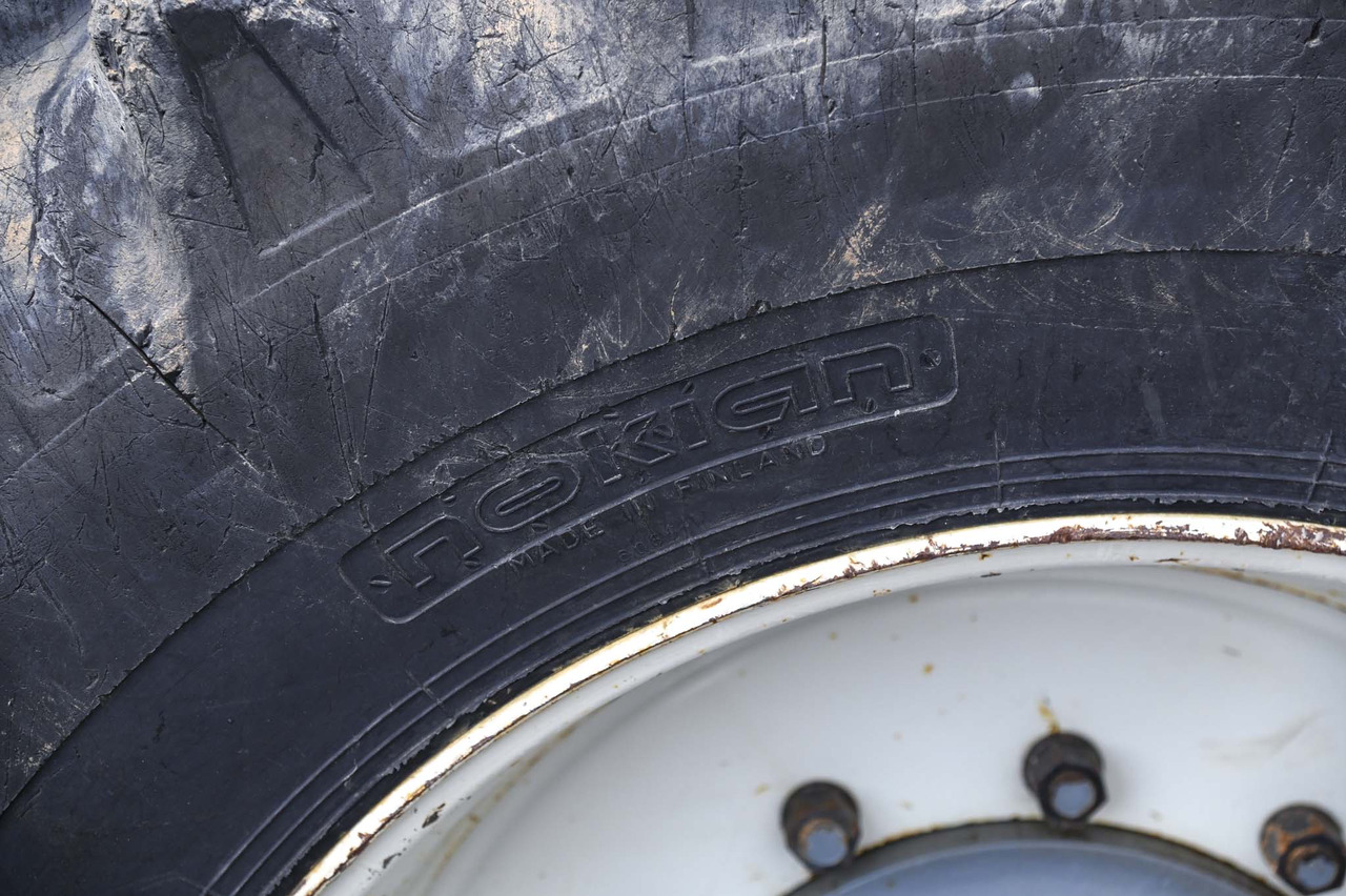 Экскаватор-погрузчик Lännen 8600E: фото 28 Экскаватор-погрузчик Lännen 8600E: фото 28