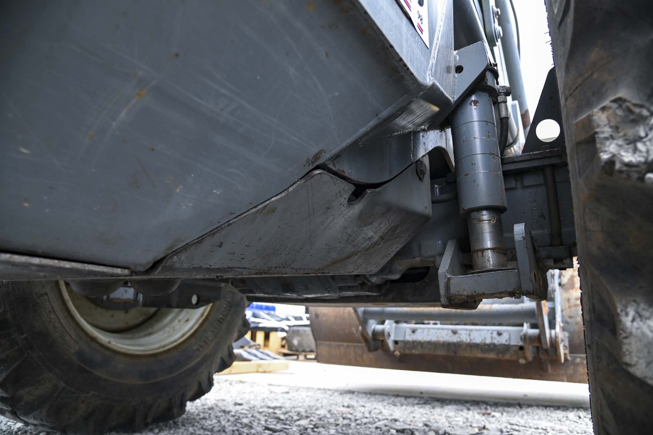 Экскаватор-погрузчик Lännen 8600E: фото 36 Экскаватор-погрузчик Lännen 8600E: фото 36