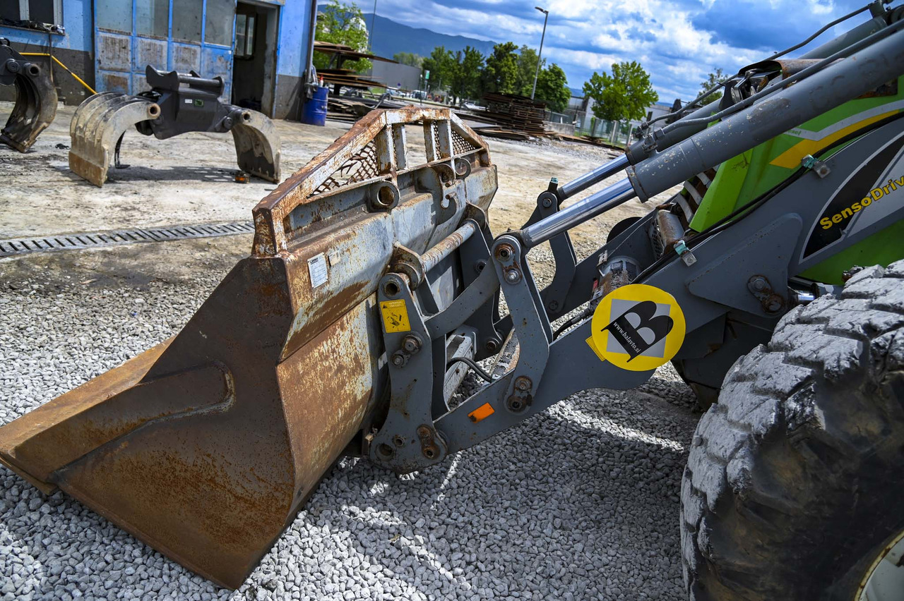 Экскаватор-погрузчик Lännen 8600E: фото 14 Экскаватор-погрузчик Lännen 8600E: фото 14