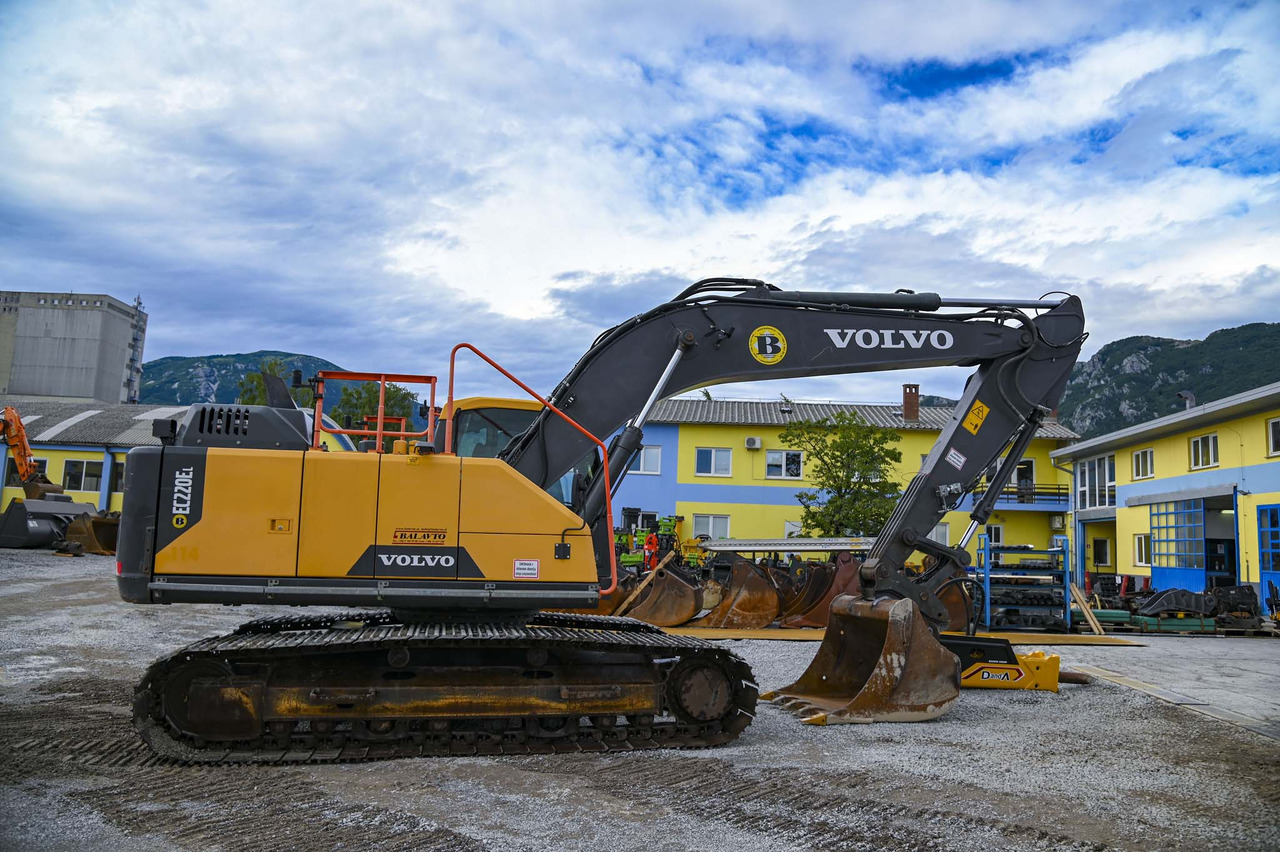 Гусеничный экскаватор VOLVO EC220EL: фото 11