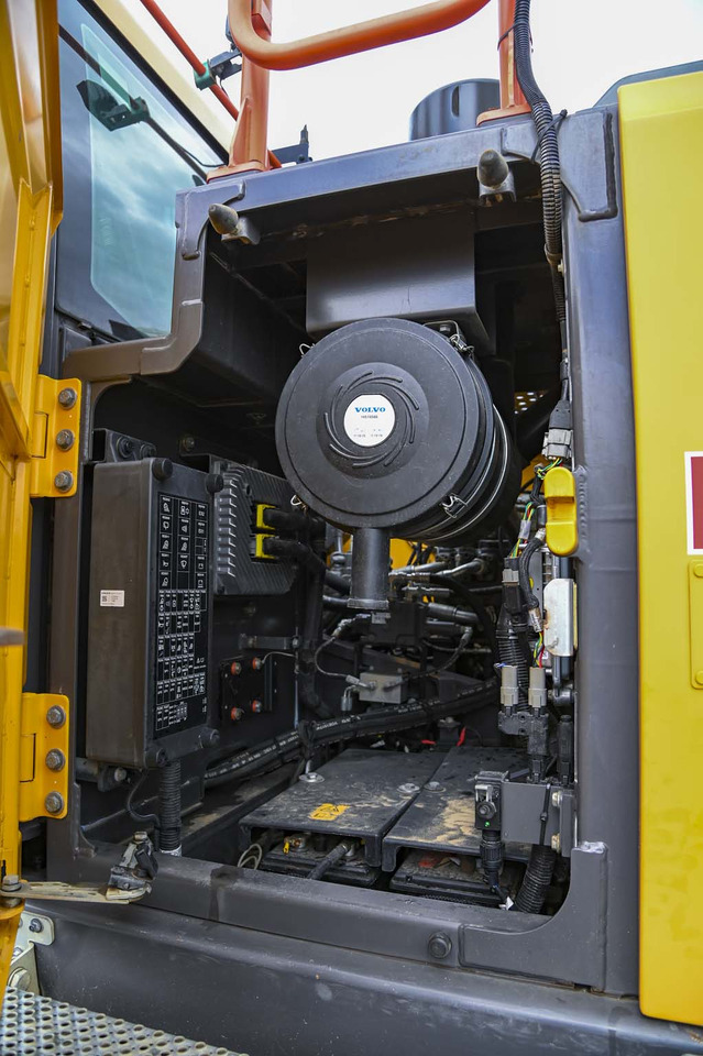 Гусеничный экскаватор VOLVO EC220EL: фото 39