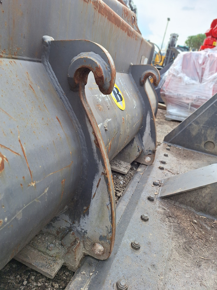 Volvo 93812 loader bucket 2300 mm BOE - Ковш для погрузчика: фото 4 Volvo 93812 loader bucket 2300 mm BOE - Ковш для погрузчика: фото 4