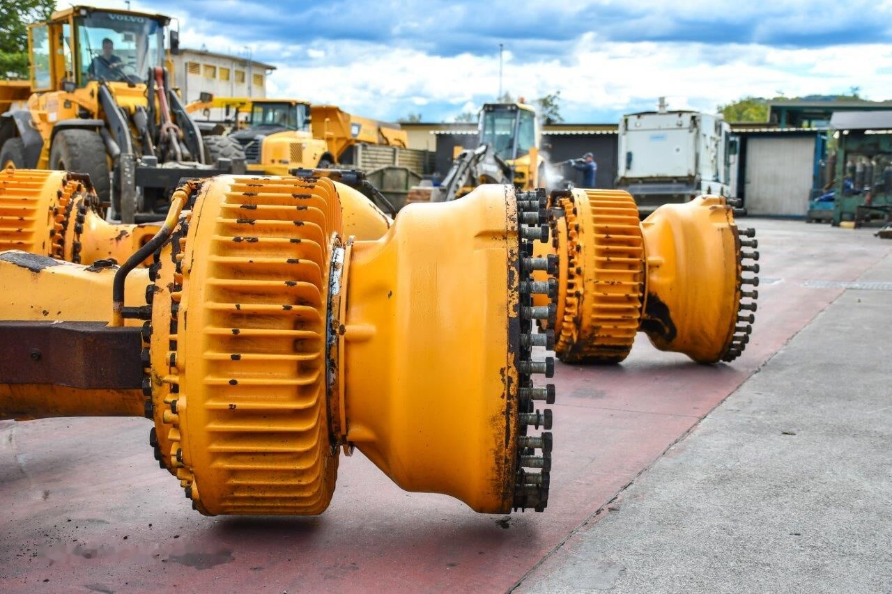Volvo L350F - Ось и запчасти для Колёсных погрузчиков: фото 5 Volvo L350F - Ось и запчасти для Колёсных погрузчиков: фото 5