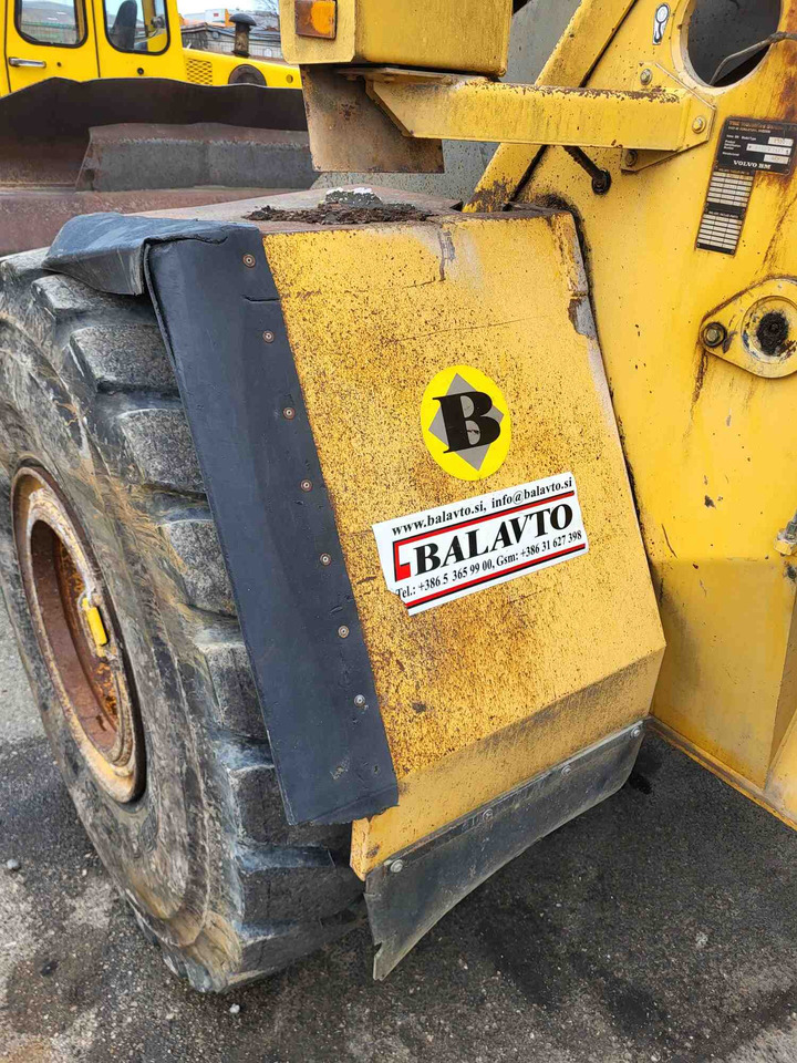 Volvo front fenders - Крыло для Погрузчиков: фото 3 Volvo front fenders - Крыло для Погрузчиков: фото 3