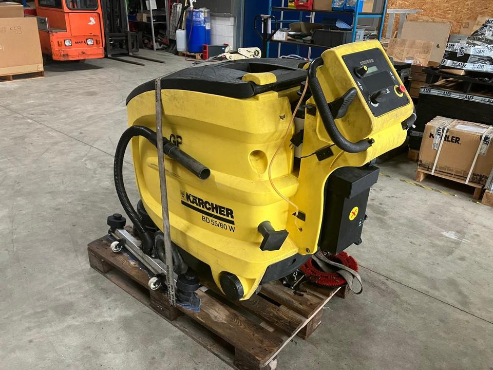 Kärcher BD 55/60W Putzmaschine Akku defekt, Teileträger - Поломоечная машина: фото 1 Kärcher BD 55/60W Putzmaschine Akku defekt, Teileträger - Поломоечная машина: фото 1