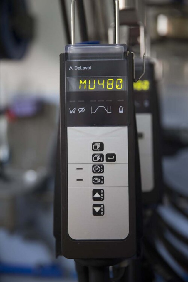 MXA0044 22 DeLaval milking unit MU486 Part No. 87979930 - Доильное оборудование: фото 2 MXA0044 22 DeLaval milking unit MU486 Part No. 87979930 - Доильное оборудование: фото 2