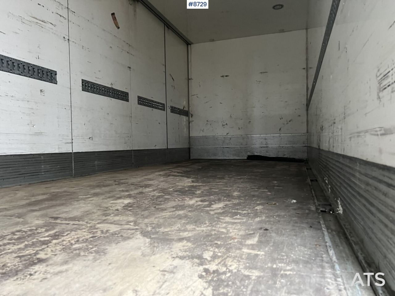 Box Truck Volvo FL 42 R with tailgate lift - Грузовик с закрытым кузовом: фото 5 Box Truck Volvo FL 42 R with tailgate lift - Грузовик с закрытым кузовом: фото 5