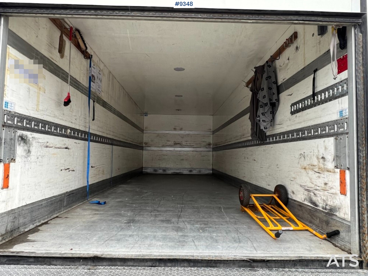 Box Truck Volvo FL6 4X2 with tail lift - Грузовик с закрытым кузовом: фото 5 Box Truck Volvo FL6 4X2 with tail lift - Грузовик с закрытым кузовом: фото 5