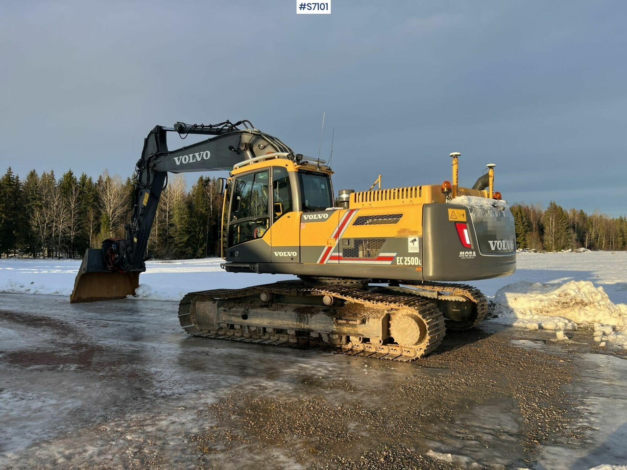 Excavator Volvo EC250DL - Другая техника: фото 2 Excavator Volvo EC250DL - Другая техника: фото 2