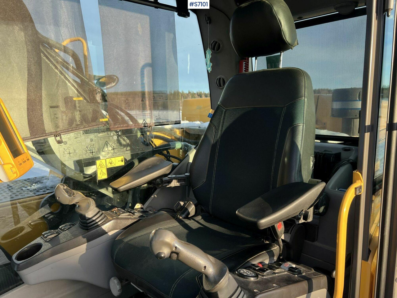 Excavator Volvo EC250DL - Другая техника: фото 4 Excavator Volvo EC250DL - Другая техника: фото 4