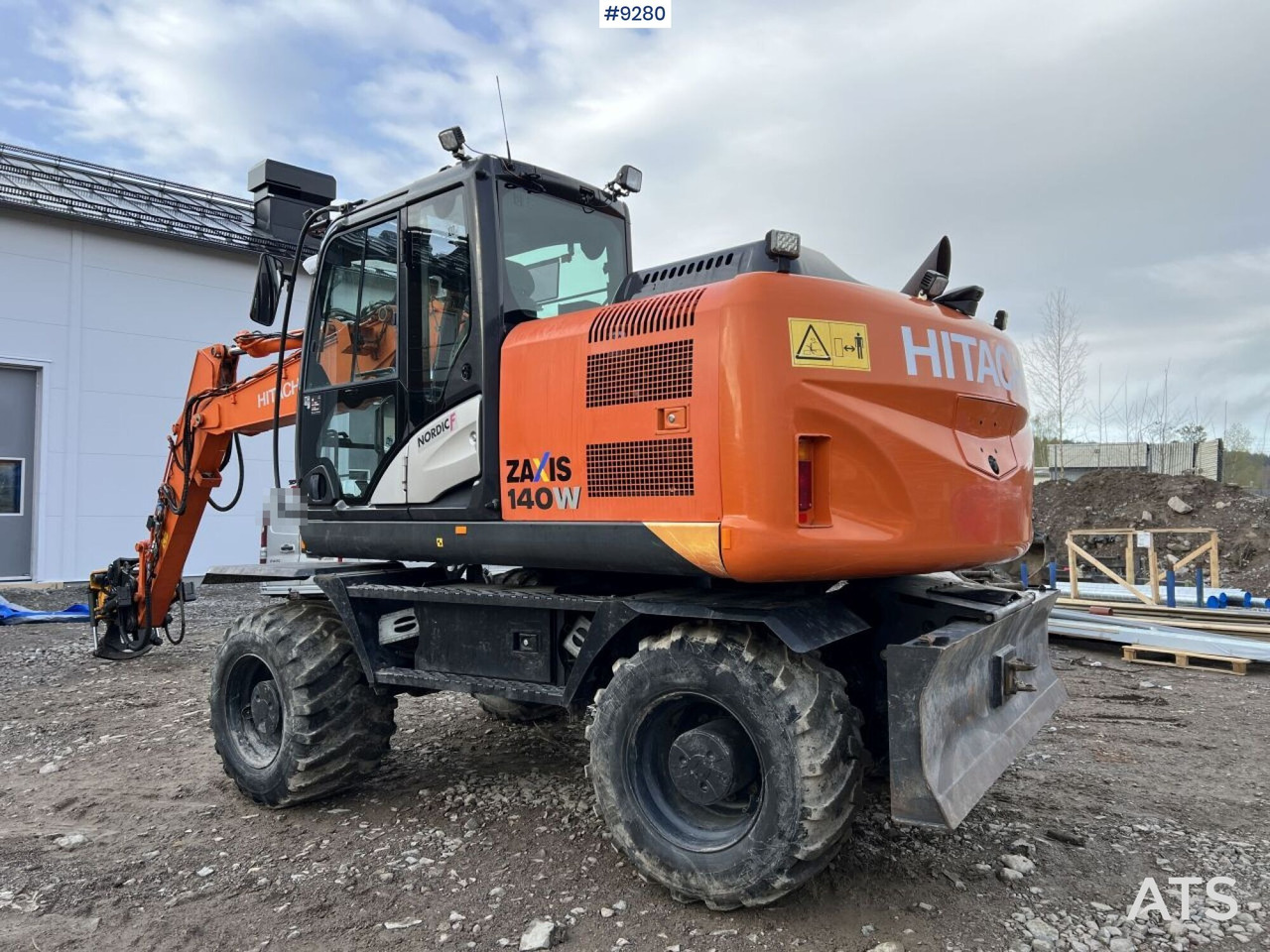 Hitachi ZX 140 W-5B wheeled excavator with gears (VIDEO) - Колёсный экскаватор: фото 3 Hitachi ZX 140 W-5B wheeled excavator with gears (VIDEO) - Колёсный экскаватор: фото 3