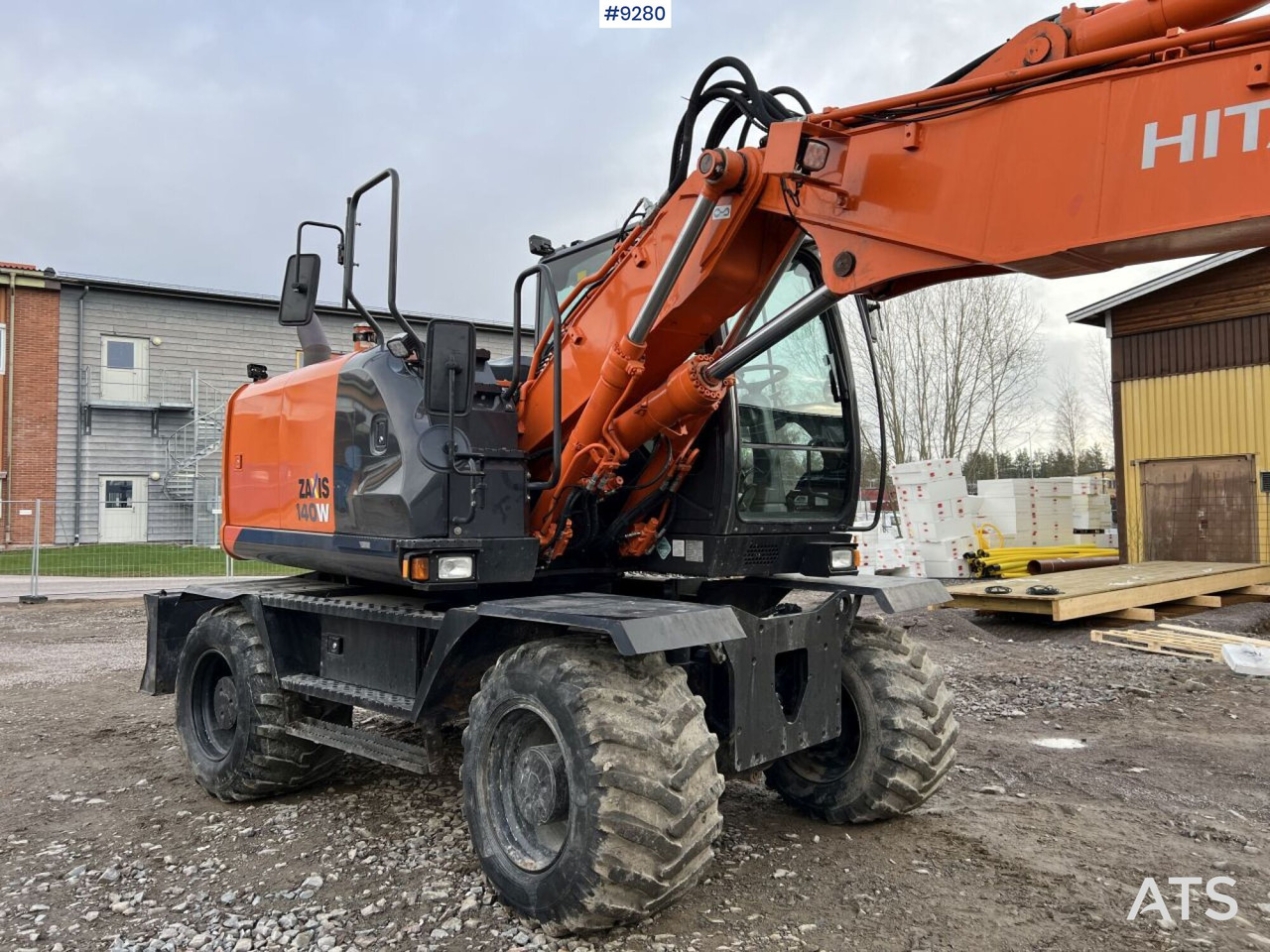 Hitachi ZX 140 W-5B wheeled excavator with gears (VIDEO) - Колёсный экскаватор: фото 5 Hitachi ZX 140 W-5B wheeled excavator with gears (VIDEO) - Колёсный экскаватор: фото 5