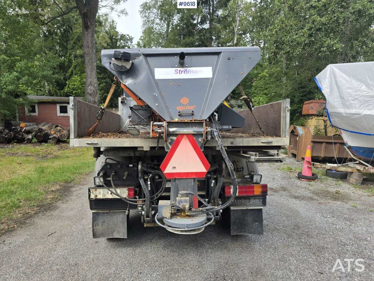 MB Unimog with equipment - Снегоуборочная машина: фото 4 MB Unimog with equipment - Снегоуборочная машина: фото 4