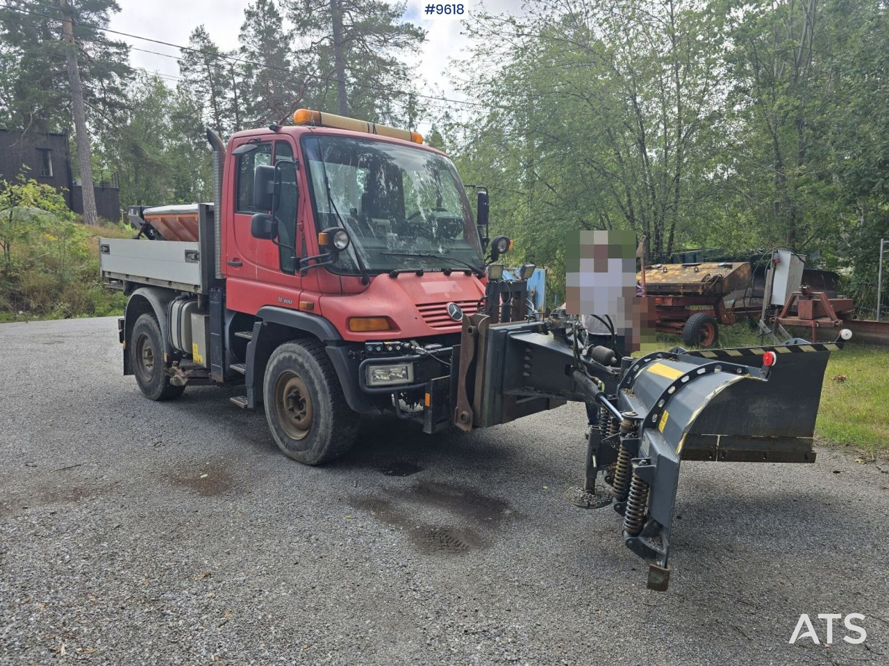 MB Unimog with equipment - Снегоуборочная машина: фото 2 MB Unimog with equipment - Снегоуборочная машина: фото 2