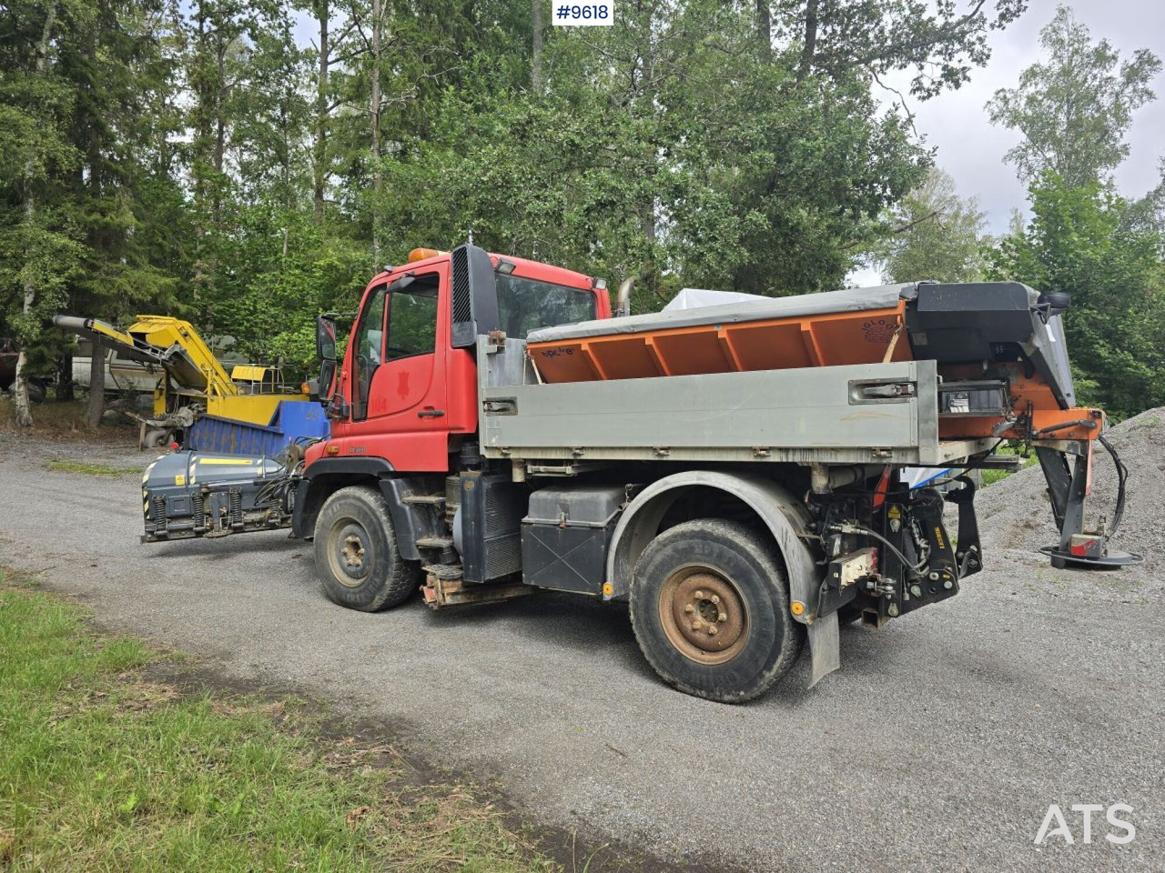 MB Unimog with equipment - Снегоуборочная машина: фото 3 MB Unimog with equipment - Снегоуборочная машина: фото 3