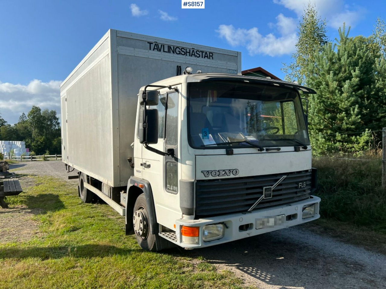 Rebuild boxtruck Volvo FL 608 to a horsetruck - SEE VIDEO - Коневоз: фото 1 Rebuild boxtruck Volvo FL 608 to a horsetruck - SEE VIDEO - Коневоз: фото 1