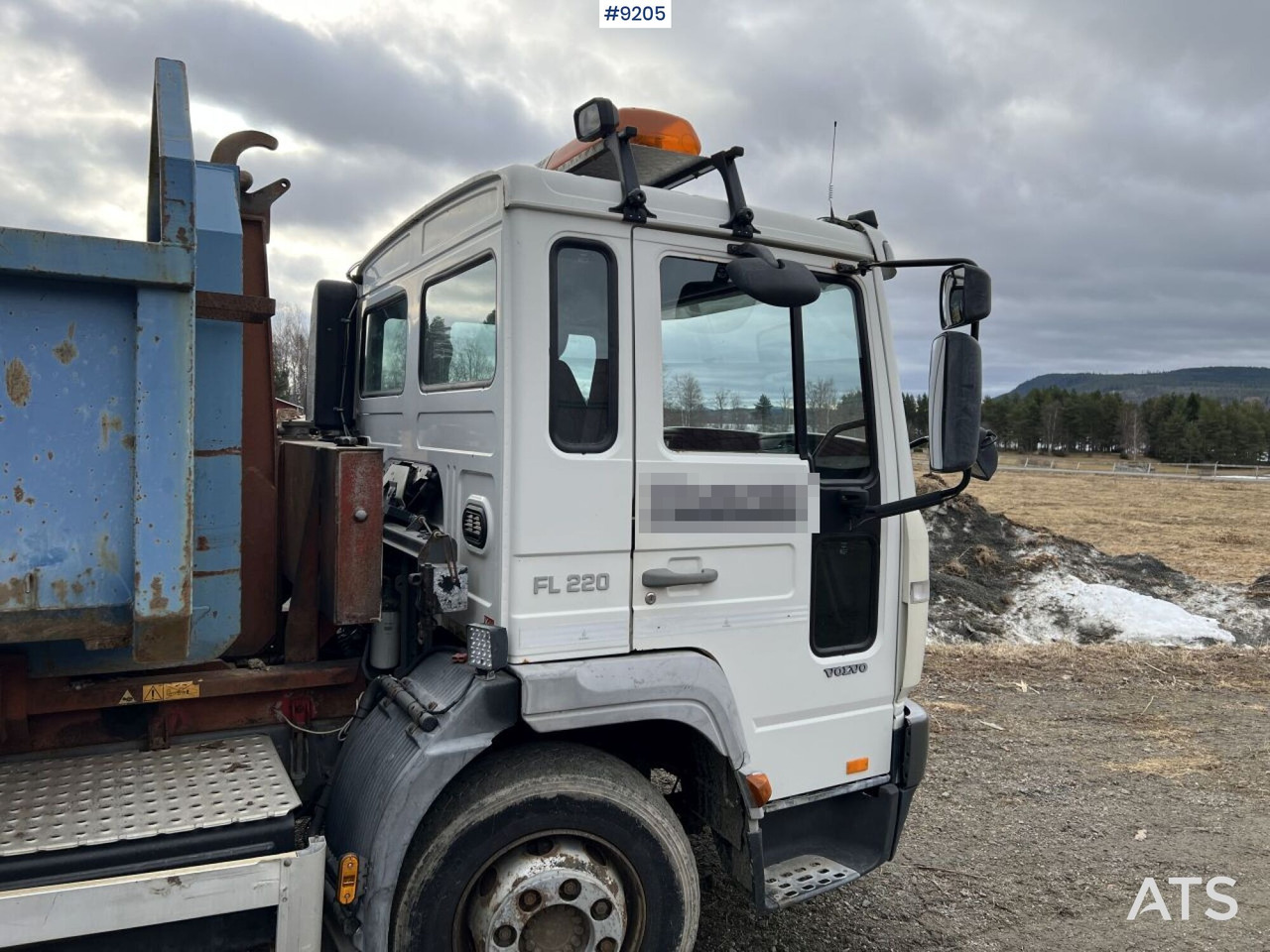Volvo FL 6 4X2 Truncated hooklift with flatbed - Крюковой мультилифт: фото 5 Volvo FL 6 4X2 Truncated hooklift with flatbed - Крюковой мультилифт: фото 5