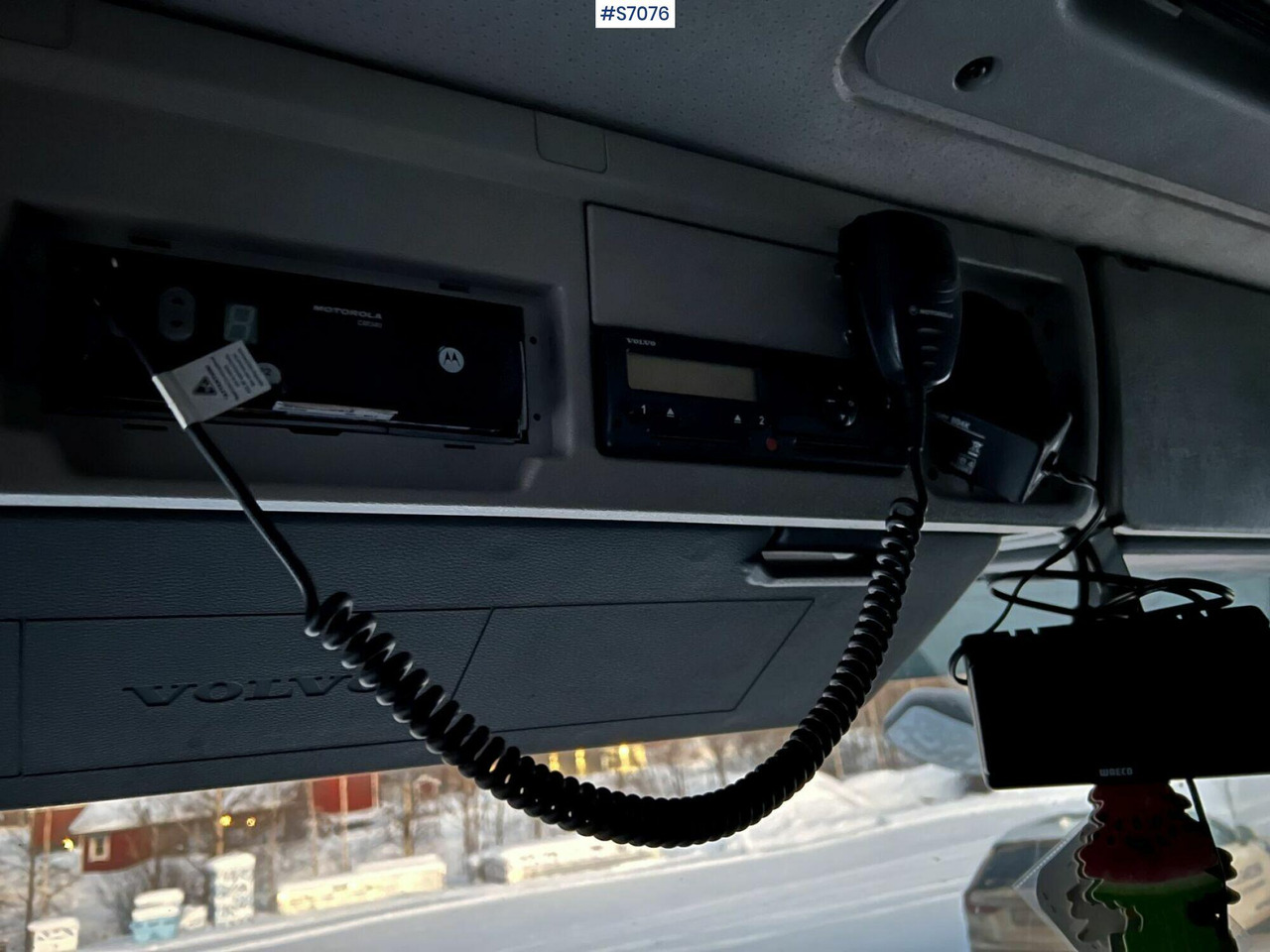 Автоманипулятор Volvo FM 400 6*2 Crane Truck with tiltable flatbed Palfinger PK16502: фото 10