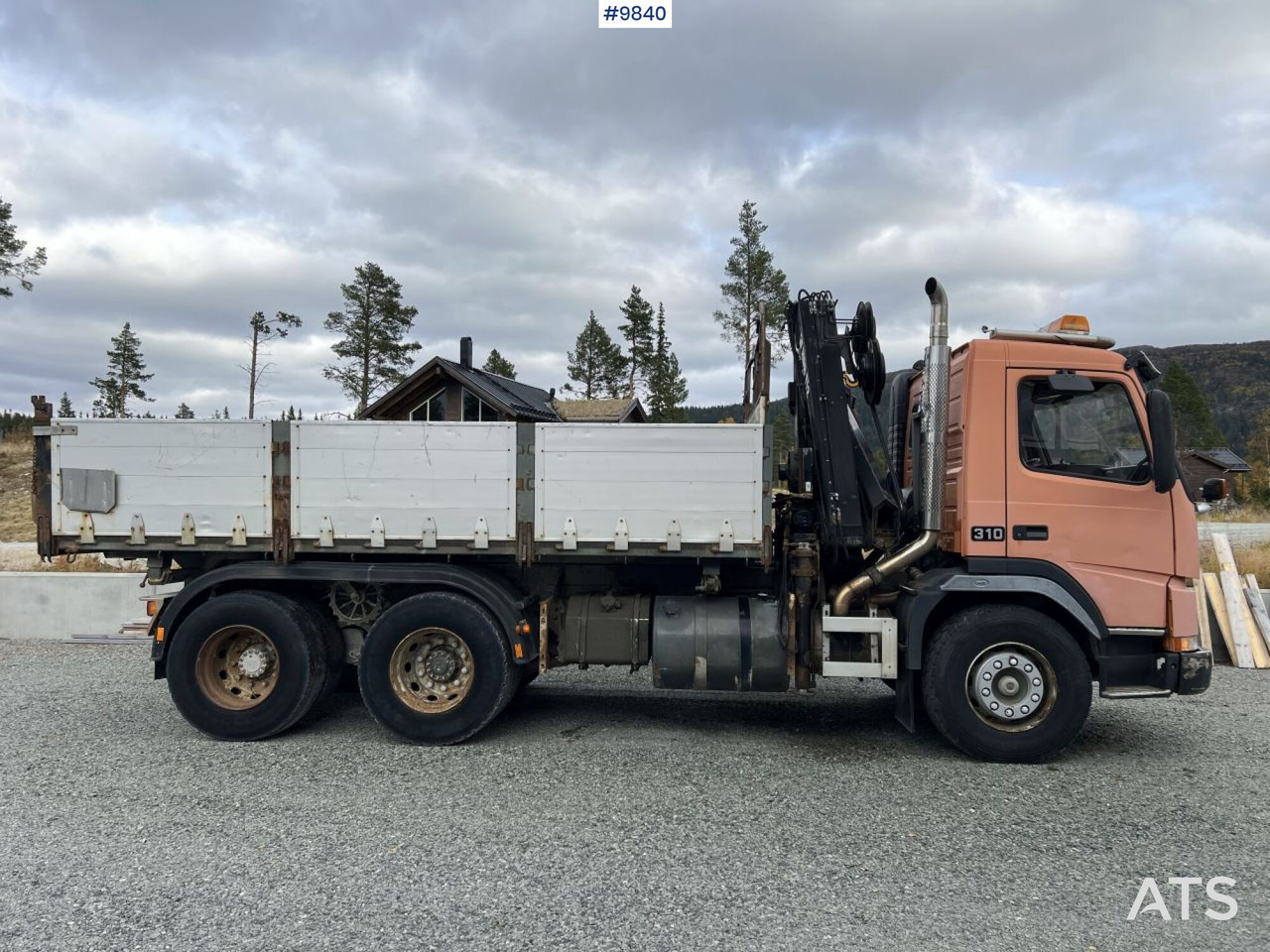 Volvo FM7 crane truck/tipper truck with Hiab 112 (video) - Самосвал: фото 4 Volvo FM7 crane truck/tipper truck with Hiab 112 (video) - Самосвал: фото 4