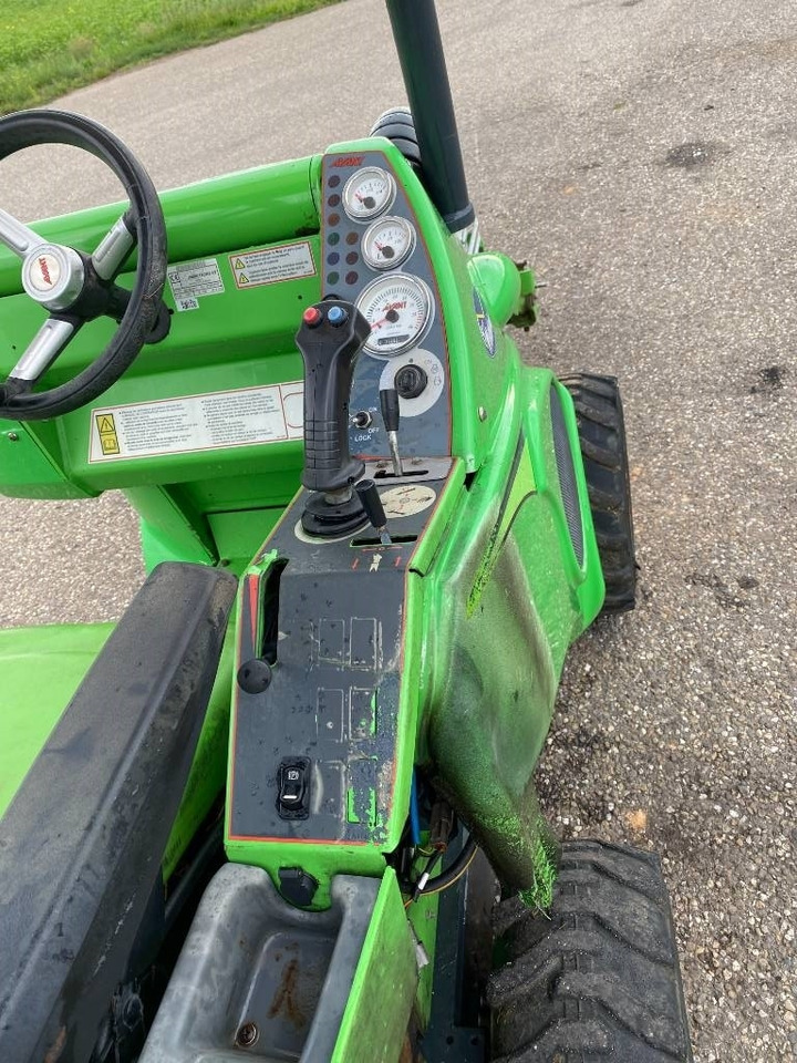 Компактный фронтальный погрузчик Avant M 528 EIPTT /Certificat CE endommagée: фото 46