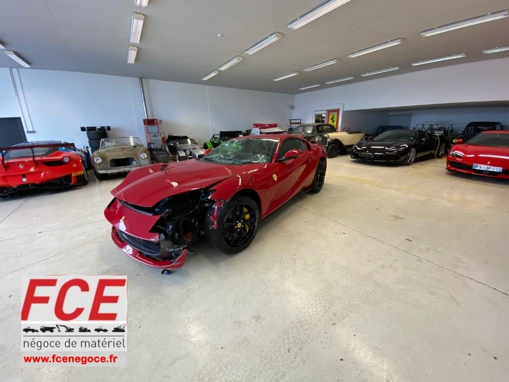 Ferrari 812 SUPERFAST / ROSSO 70ANNI endommagé - Легковой автомобиль: фото 1 Ferrari 812 SUPERFAST / ROSSO 70ANNI endommagé - Легковой автомобиль: фото 1