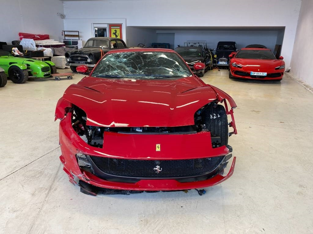 Ferrari 812 SUPERFAST / ROSSO 70ANNI endommagé - Легковой автомобиль: фото 3 Ferrari 812 SUPERFAST / ROSSO 70ANNI endommagé - Легковой автомобиль: фото 3