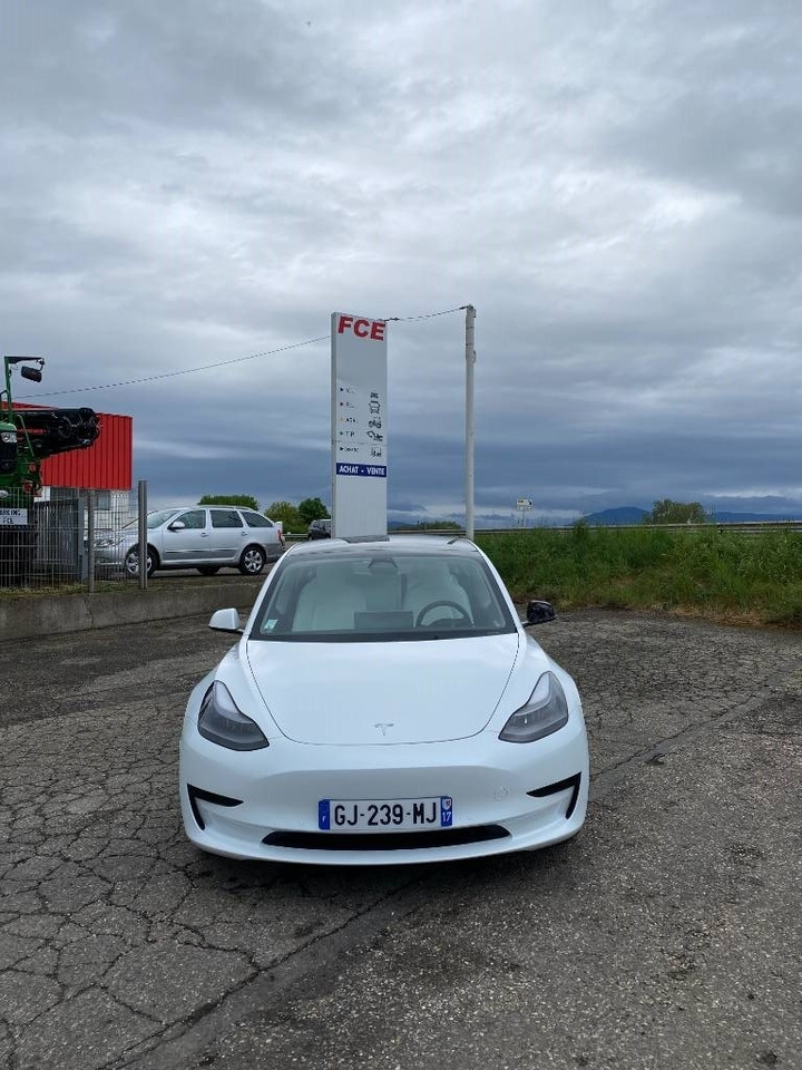 Tesla MODEL 3 5YJ3 - Rwd-Carte Grise Française endommagé - Легковой автомобиль: фото 2 Tesla MODEL 3 5YJ3 - Rwd-Carte Grise Française endommagé - Легковой автомобиль: фото 2