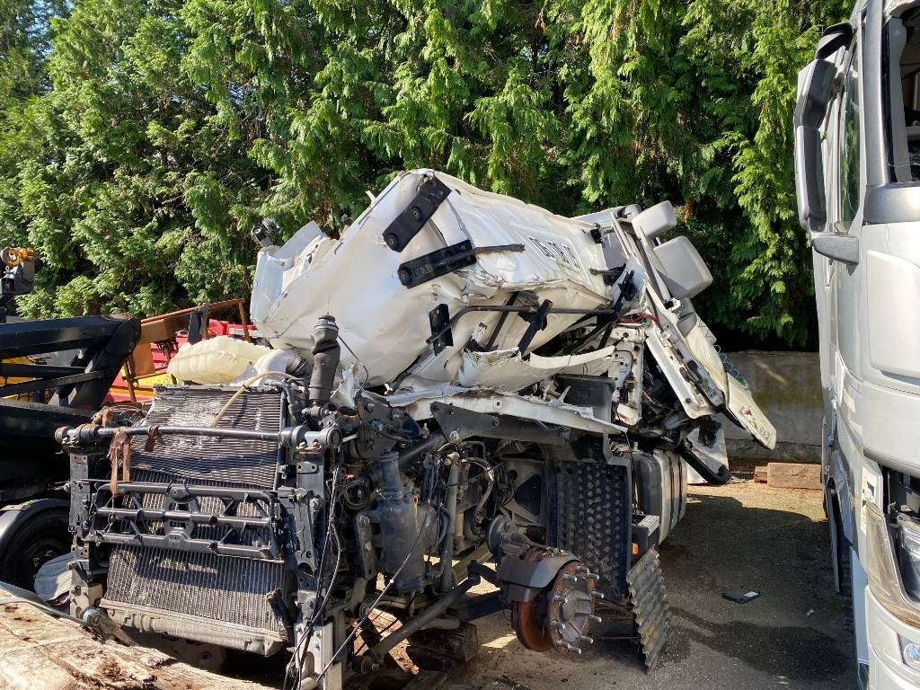 Renault T460 Vente en pièces détachée - Тягач: фото 2 Renault T460 Vente en pièces détachée - Тягач: фото 2