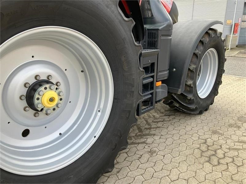 Case IH Optum 300 CVX - Трактор: фото 4 Case IH Optum 300 CVX - Трактор: фото 4