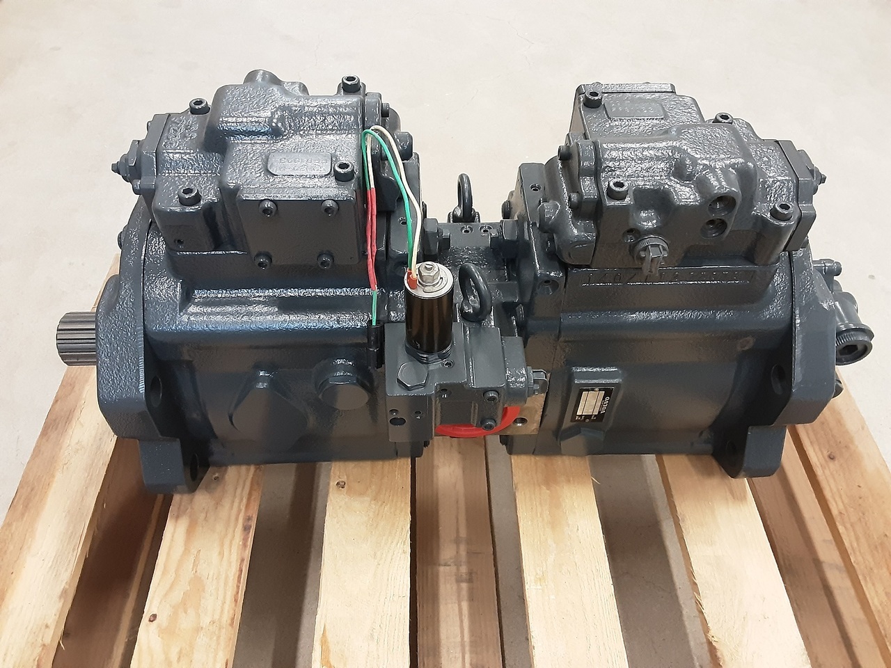 Kawasaki K5V140DT-151R-9N29-HV - Гидравлический насос для Гусеничных экскаваторов: фото 1 Kawasaki K5V140DT-151R-9N29-HV - Гидравлический насос для Гусеничных экскаваторов: фото 1