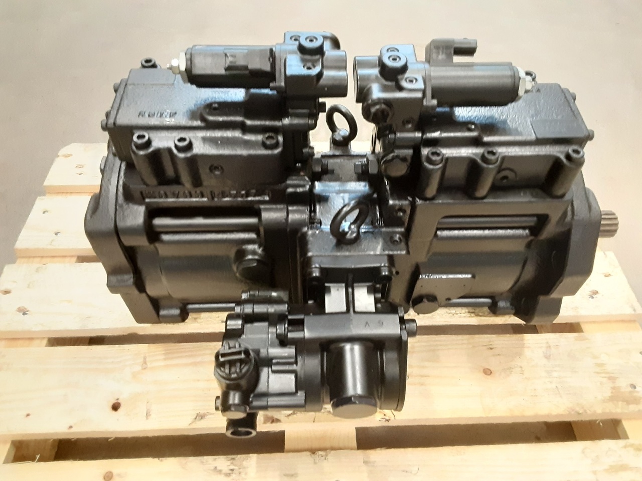 Kawasaki YY10V00001F6 - Гидравлический насос для Гусеничных экскаваторов: фото 3 Kawasaki YY10V00001F6 - Гидравлический насос для Гусеничных экскаваторов: фото 3