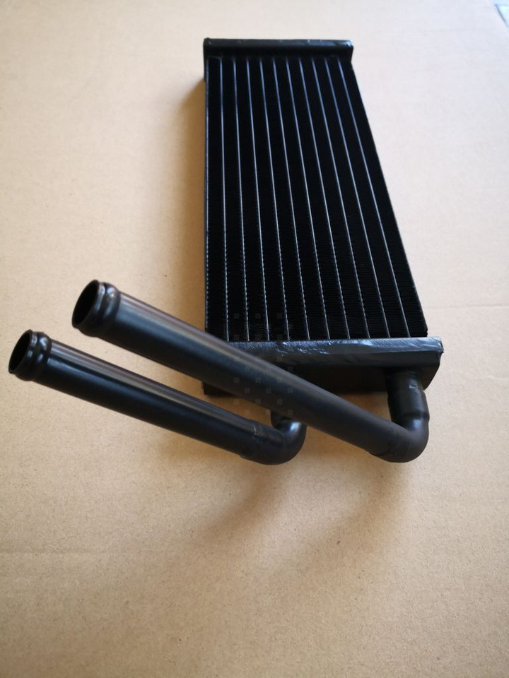 RADIATORE RISCALDAMENTO New Holland Kobelco E215C SK210-9 - Радиатор: фото 2 RADIATORE RISCALDAMENTO New Holland Kobelco E215C SK210-9 - Радиатор: фото 2