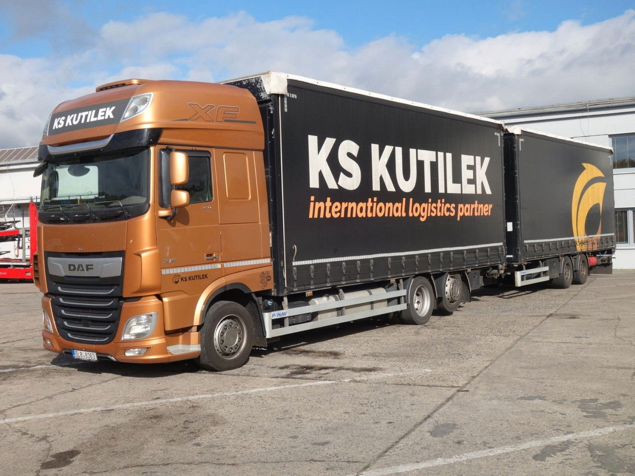 DAF XF 480 SSC, 120 cbm, Durchfahren - Тентованный грузовик: фото 1 DAF XF 480 SSC, 120 cbm, Durchfahren - Тентованный грузовик: фото 1