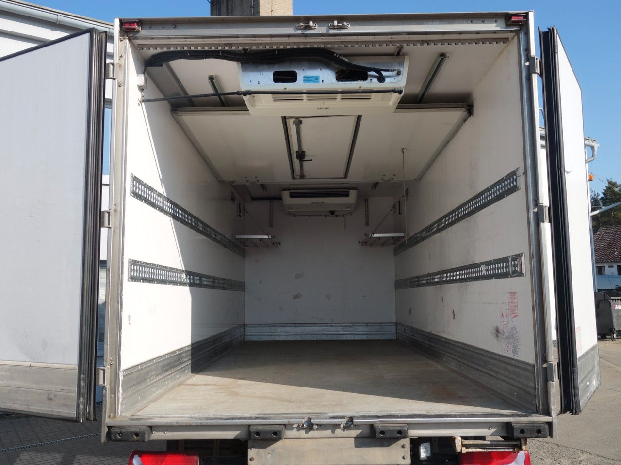 MAN TGL 8.190 mit Thermo King. 2 Temperaturen - Рефрижератор: фото 5 MAN TGL 8.190 mit Thermo King. 2 Temperaturen - Рефрижератор: фото 5
