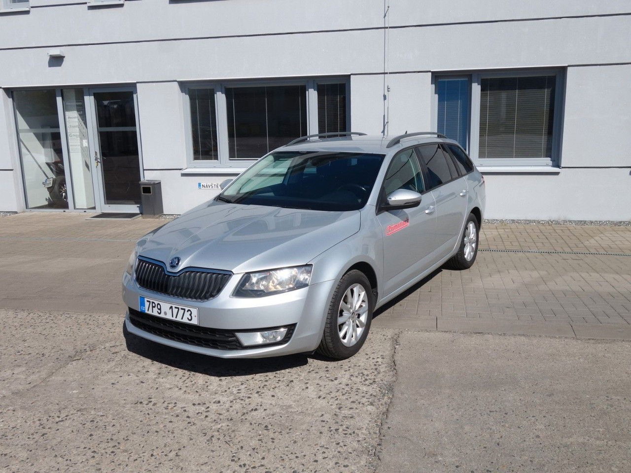 Škoda Octavia Combi Ambition 1,6 TDI, DSG, Navi, Clima - Универсал: фото 1 Škoda Octavia Combi Ambition 1,6 TDI, DSG, Navi, Clima - Универсал: фото 1