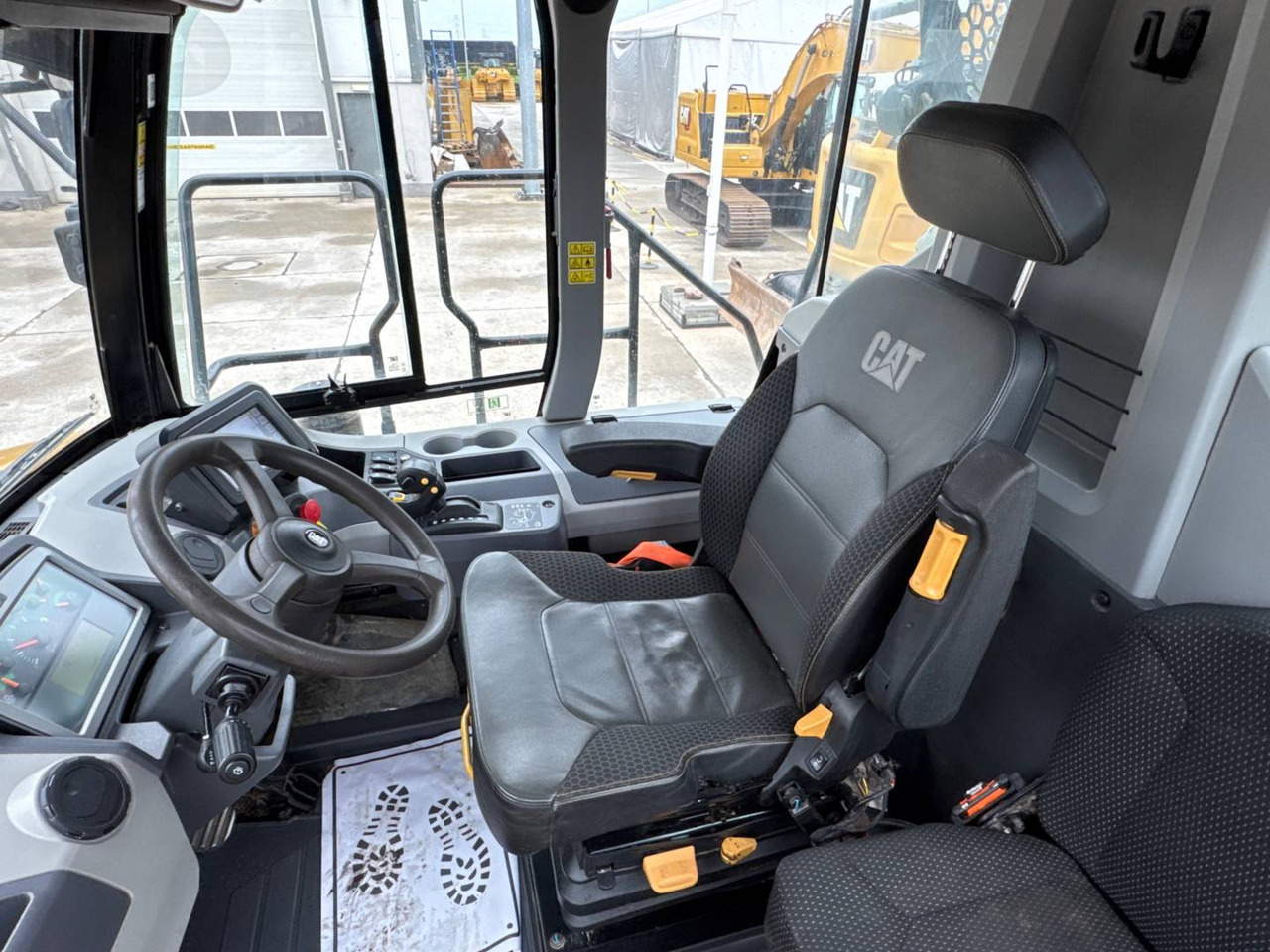 Сочленённый самосвал CAT 730: фото 12 Сочленённый самосвал CAT 730: фото 12