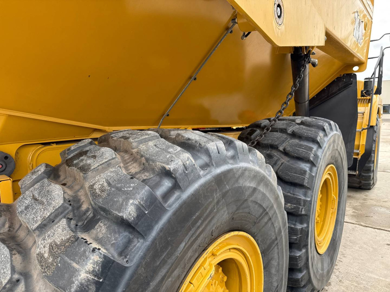 Сочленённый самосвал CAT 730: фото 17 Сочленённый самосвал CAT 730: фото 17