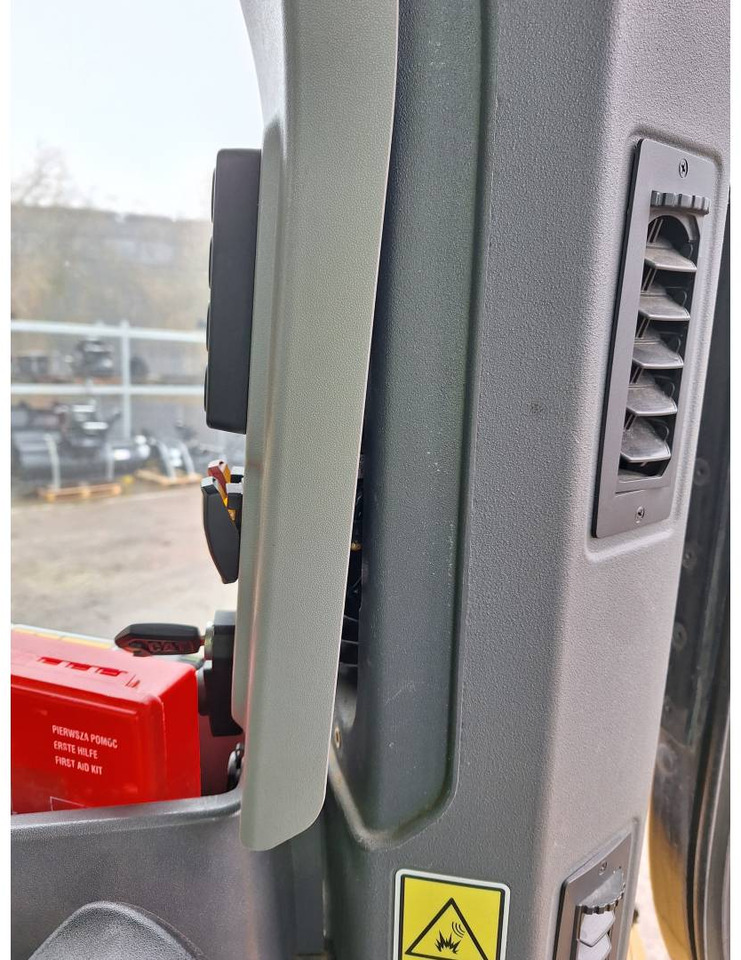 Бульдозер CAT D5 LGP: фото 13