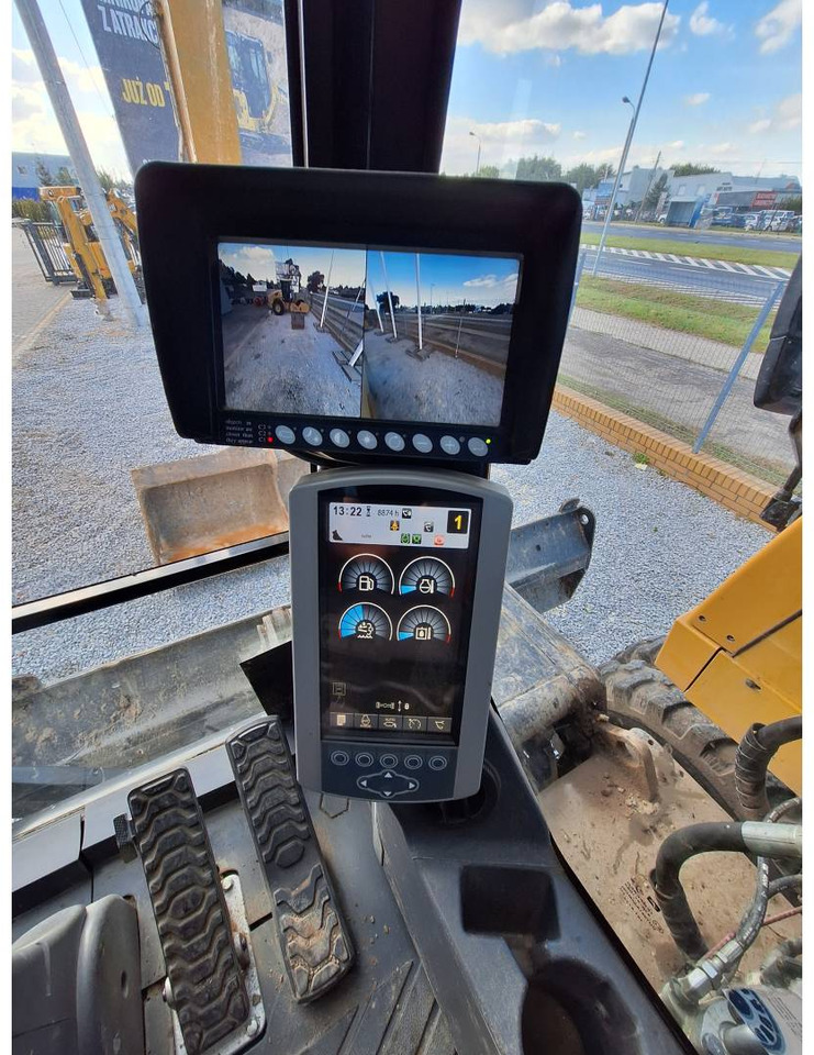 CAT M318F - Колёсный экскаватор: фото 5 CAT M318F - Колёсный экскаватор: фото 5