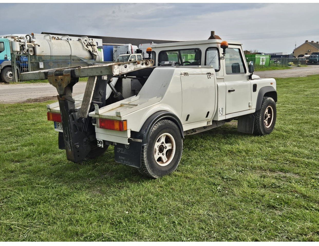 Land Rover Defender Breaking down vehicle - Легковой автомобиль: фото 2 Land Rover Defender Breaking down vehicle - Легковой автомобиль: фото 2