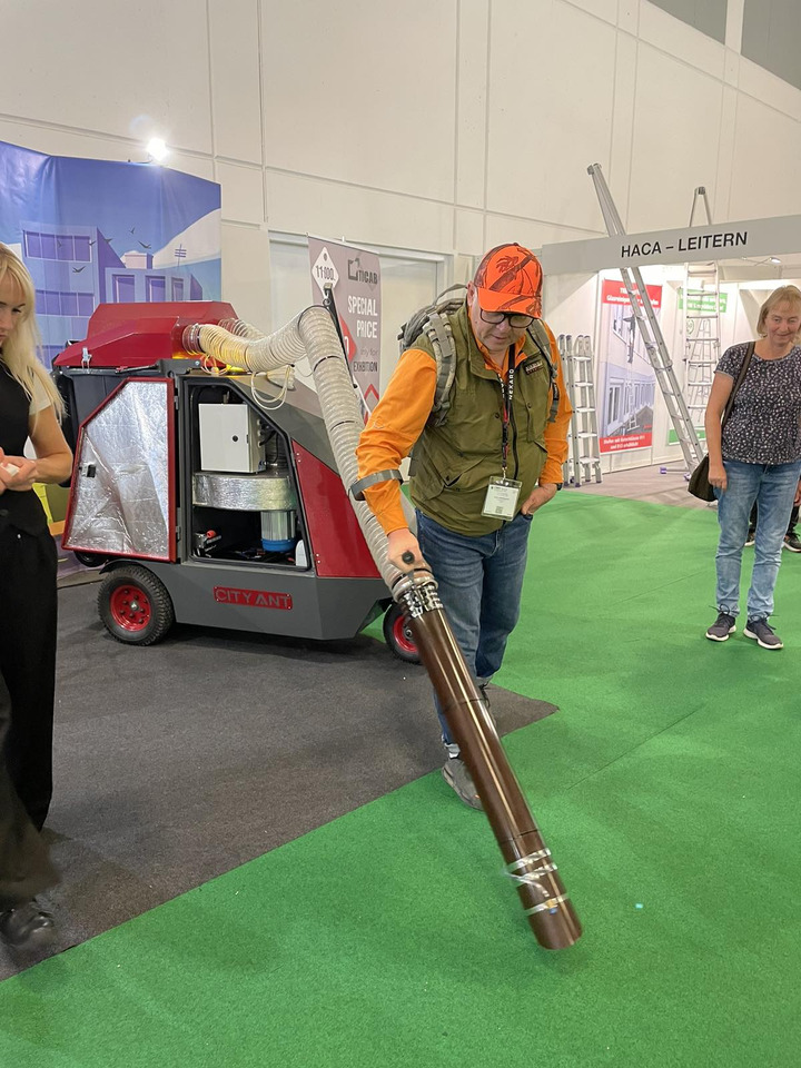 ТІСАВ Street Vacuum Cleaner, Outdoor Vacuum Sweeper, Manufacturer, City Ant - Промышленный пылесос: фото 4 ТІСАВ Street Vacuum Cleaner, Outdoor Vacuum Sweeper, Manufacturer, City Ant - Промышленный пылесос: фото 4