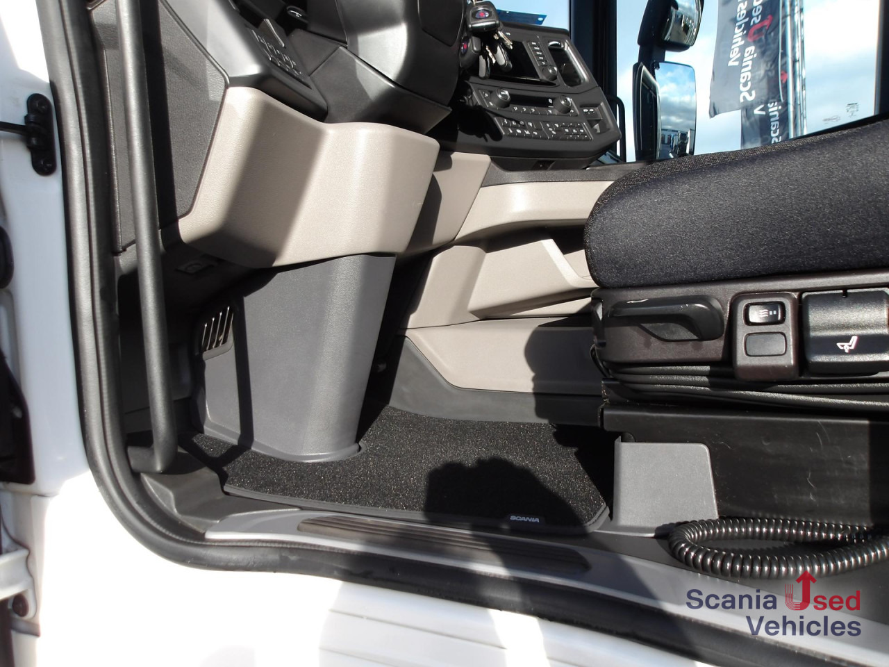 Тягач SCANIA R 460 EB - MEGA - HIGHLINE - 2x TANKs - ACC: фото 11 Тягач SCANIA R 460 EB - MEGA - HIGHLINE - 2x TANKs - ACC: фото 11