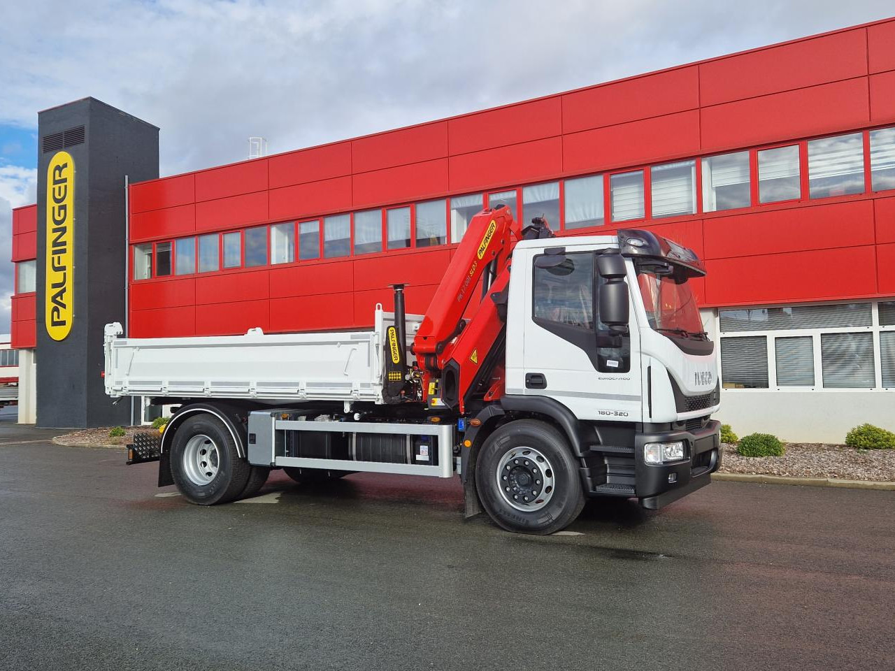 IVECO Eurocargo ML180E32 - Самосвал: фото 2 IVECO Eurocargo ML180E32 - Самосвал: фото 2