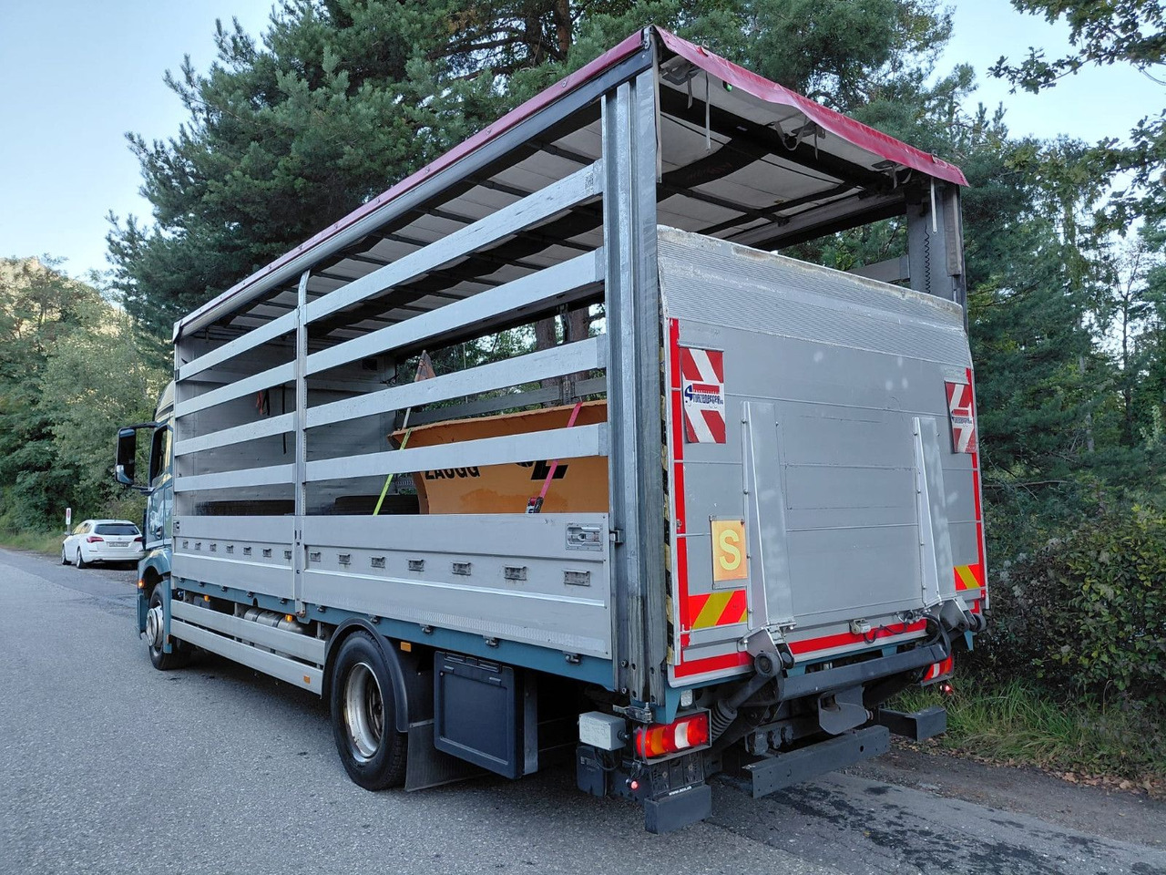 Mercedes-Benz Actros 1836 4x2, E6, Ladebordwand, Fahrschule - Тентованный грузовик: фото 5 Mercedes-Benz Actros 1836 4x2, E6, Ladebordwand, Fahrschule - Тентованный грузовик: фото 5