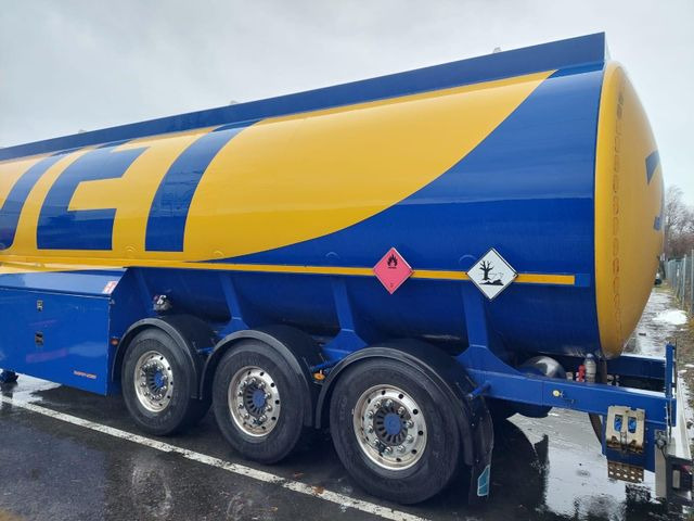 Schwarzmüller Schwingenschlögel,ADR,Diesel/Benzin, 5 Kammern Schwarzmüller Schwingenschlögel,ADR,Diesel/Benzin, 5 Kammern - Полуприцеп-цистерна: фото 2 Schwarzmüller Schwingenschlögel,ADR,Diesel/Benzin, 5 Kammern Schwarzmüller Schwingenschlögel,ADR,Diesel/Benzin, 5 Kammern - Полуприцеп-цистерна: фото 2