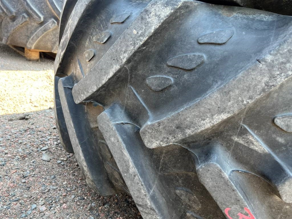 Kleber 520/70R38 480/70R24 till JD 6620 - Шина для Сельскохозяйственной техники: фото 3 Kleber 520/70R38 480/70R24 till JD 6620 - Шина для Сельскохозяйственной техники: фото 3