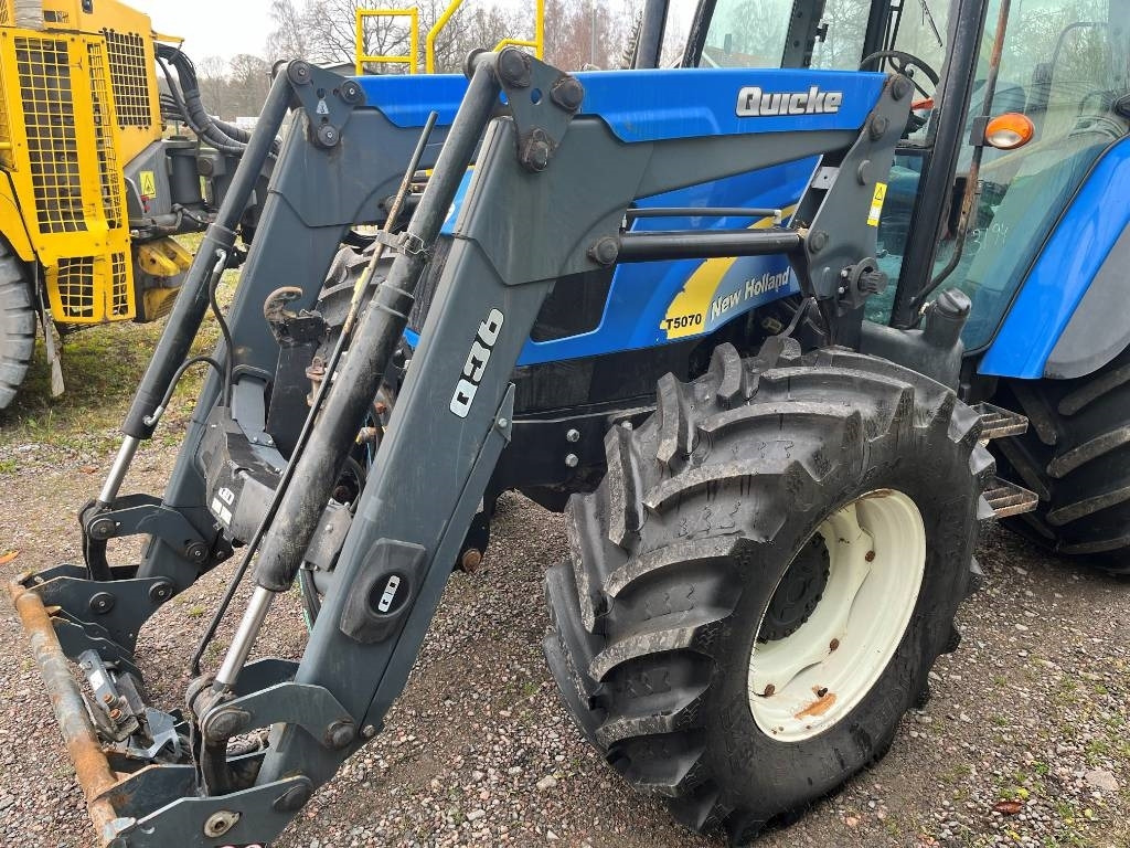 Lastare / Loader Ålö Quicke Q36 till New Holland 5 - Фронтальный погрузчик для трактора: фото 2 Lastare / Loader Ålö Quicke Q36 till New Holland 5 - Фронтальный погрузчик для трактора: фото 2
