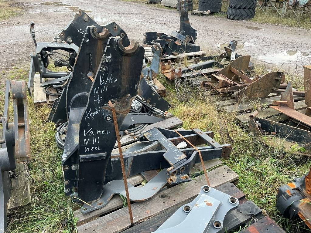 Lastarfäste Trima / Ålö Quicke till Valmet / Valtr - Фронтальный погрузчик для трактора: фото 2 Lastarfäste Trima / Ålö Quicke till Valmet / Valtr - Фронтальный погрузчик для трактора: фото 2