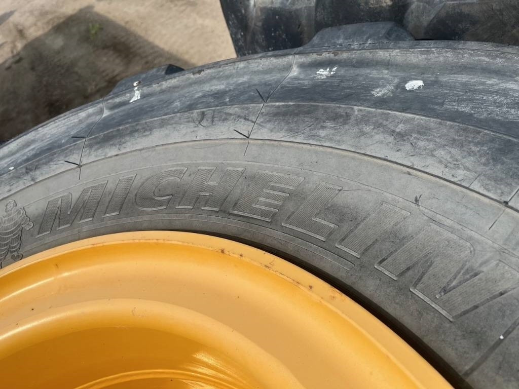 Michelin 650/65R25 Volvo L90 E , F , G , H - Колесо: фото 4 Michelin 650/65R25 Volvo L90 E , F , G , H - Колесо: фото 4